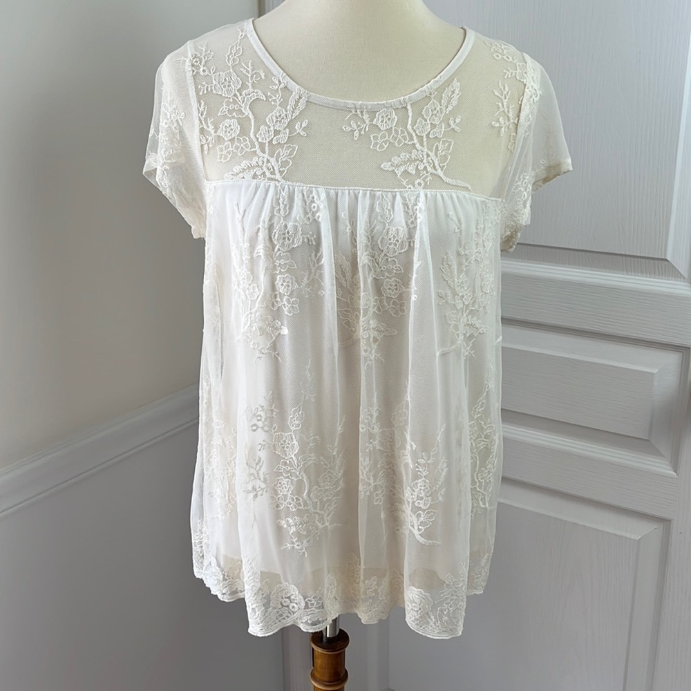 Lily White scoop neck blouse